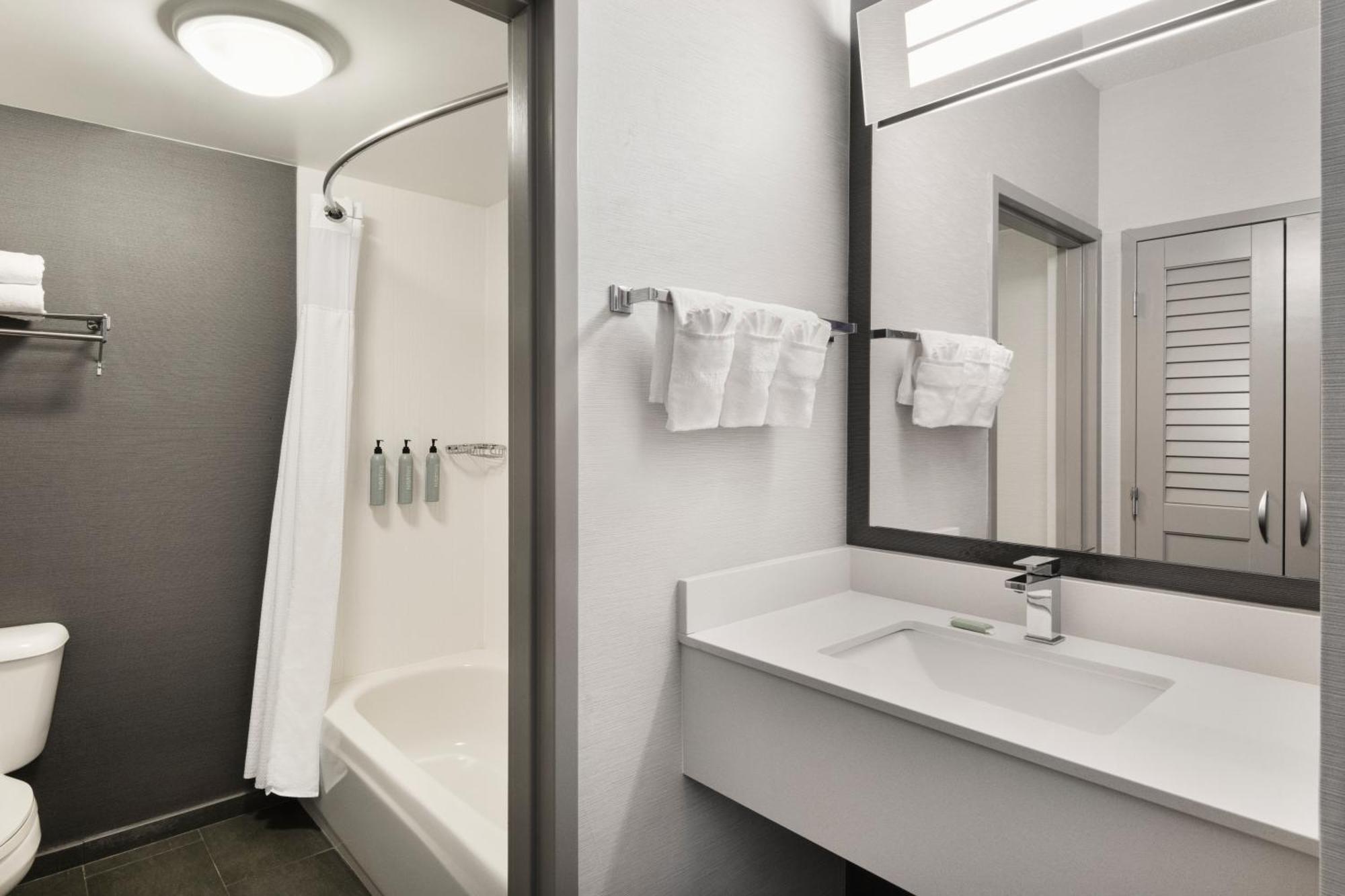 Hotel Courtyard By Marriott Burlington Extérieur photo