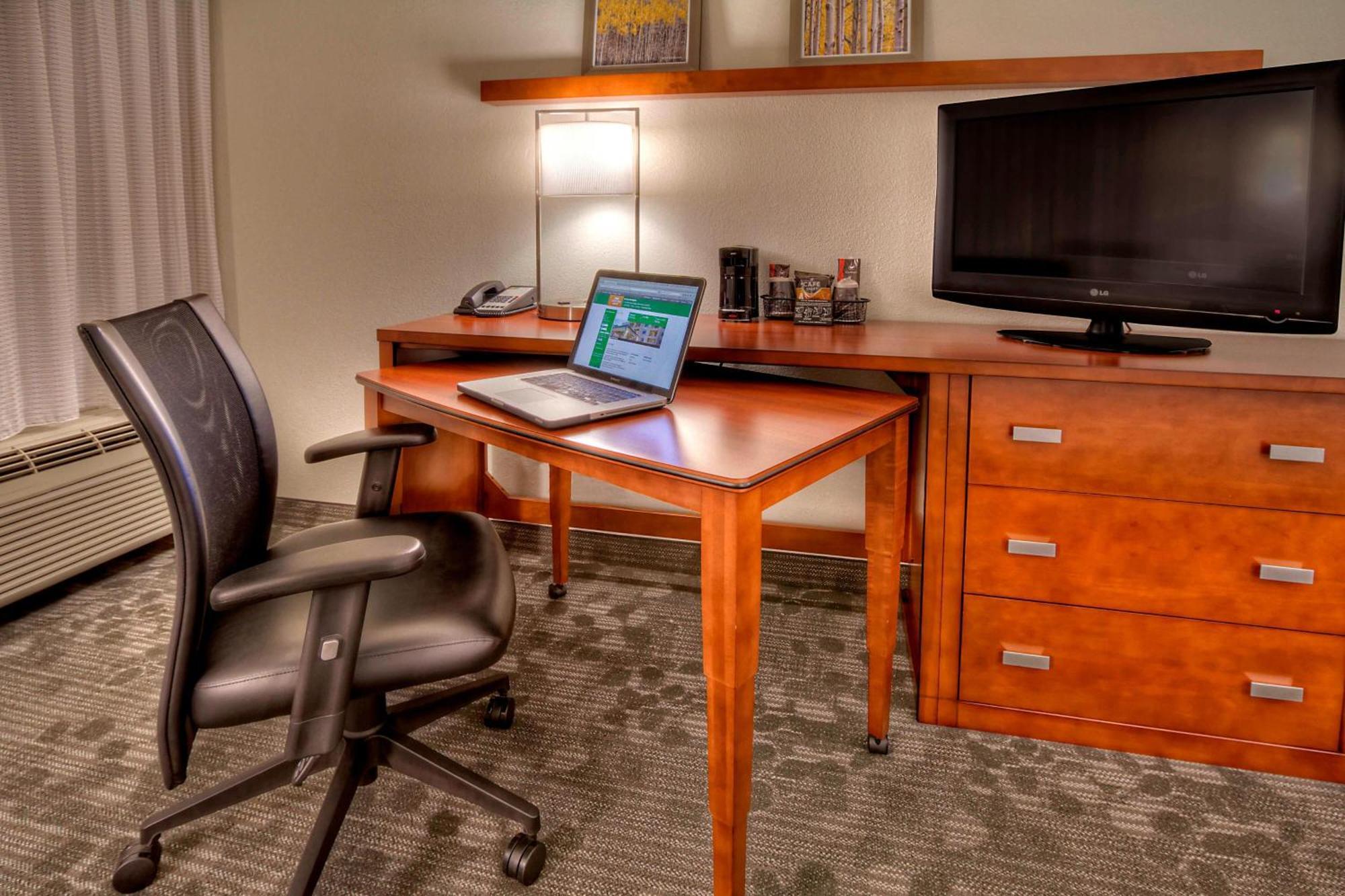Hotel Courtyard By Marriott Burlington Extérieur photo