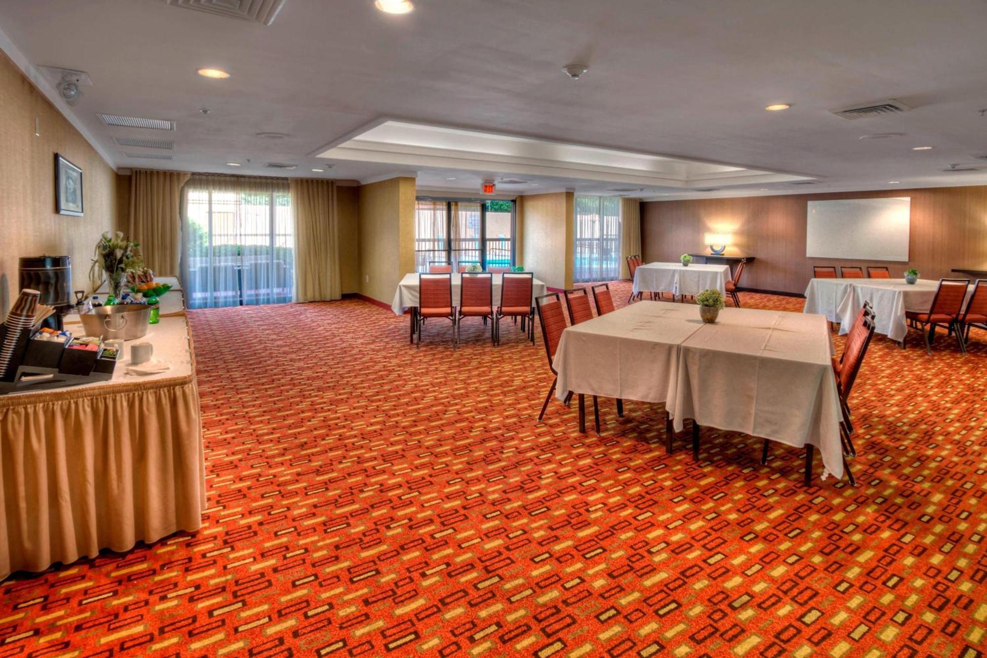 Hotel Courtyard By Marriott Burlington Extérieur photo