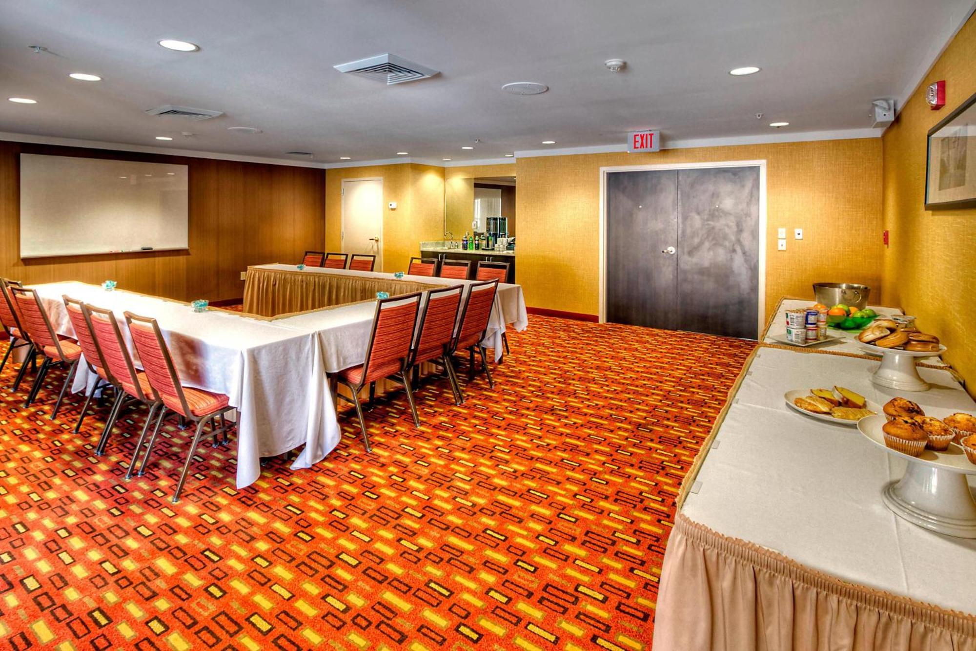 Hotel Courtyard By Marriott Burlington Extérieur photo